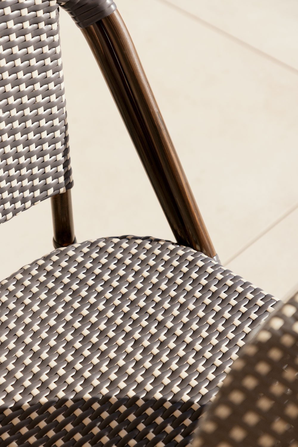 Stapelbarer Gartenstuhl Brielle Bistro aus Aluminium, Galeriebild 2