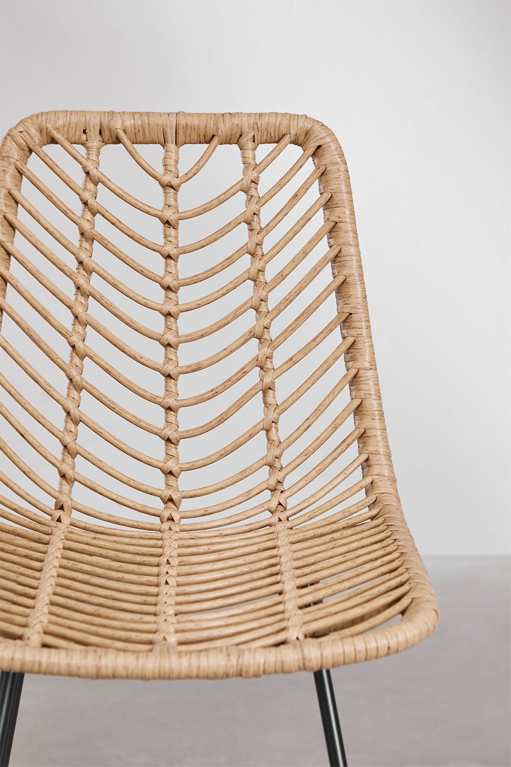 Garten Barhocker 65 cm aus synthetischem Rattan mit Holzfinish Natur und schwarzen Beinen Gouda Natural, Galeriebild 4