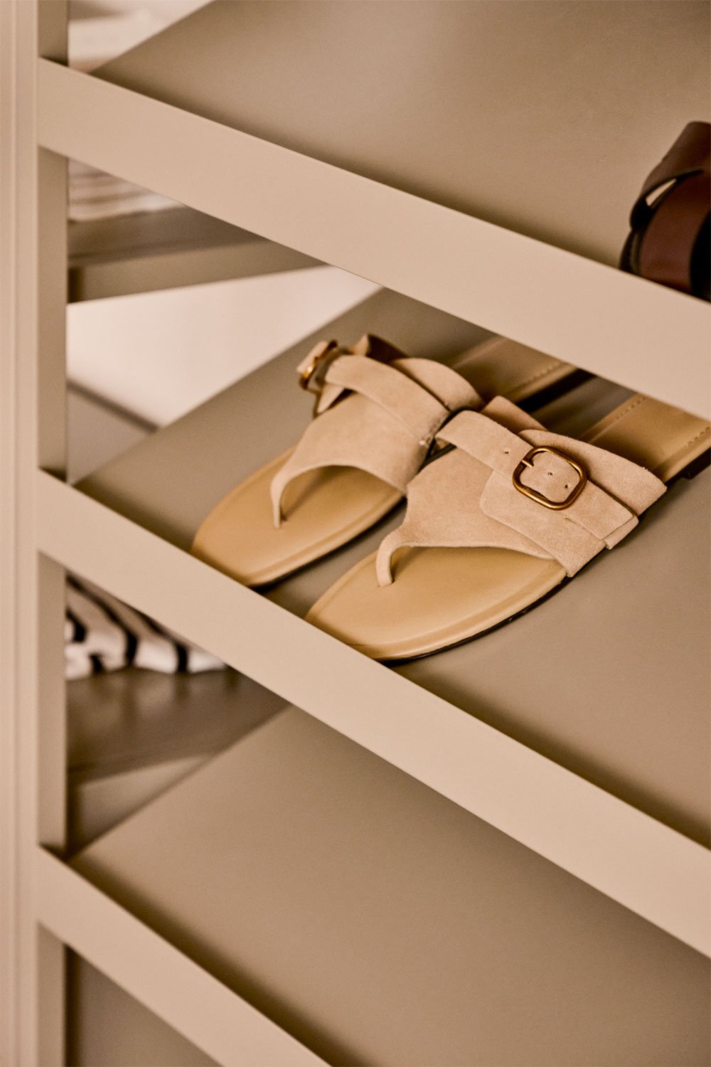 Janine 2-teiliger offener modularer Kleiderschrank mit Schubladen und niedrigem Schuhregal aus Stahl, Galeriebild 2