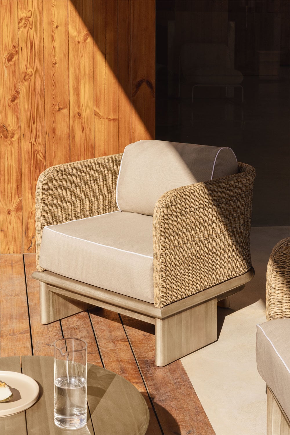 Famara Gartensessel aus Rattan und Akazienholz, Galeriebild 1