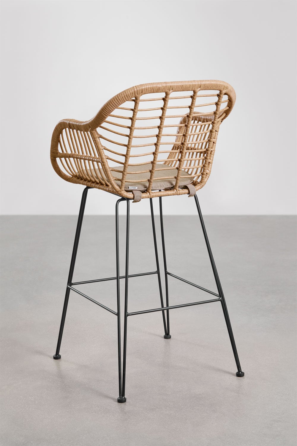 Zole hoher Hocker aus synthetischem Korbgeflecht, Galeriebild 3