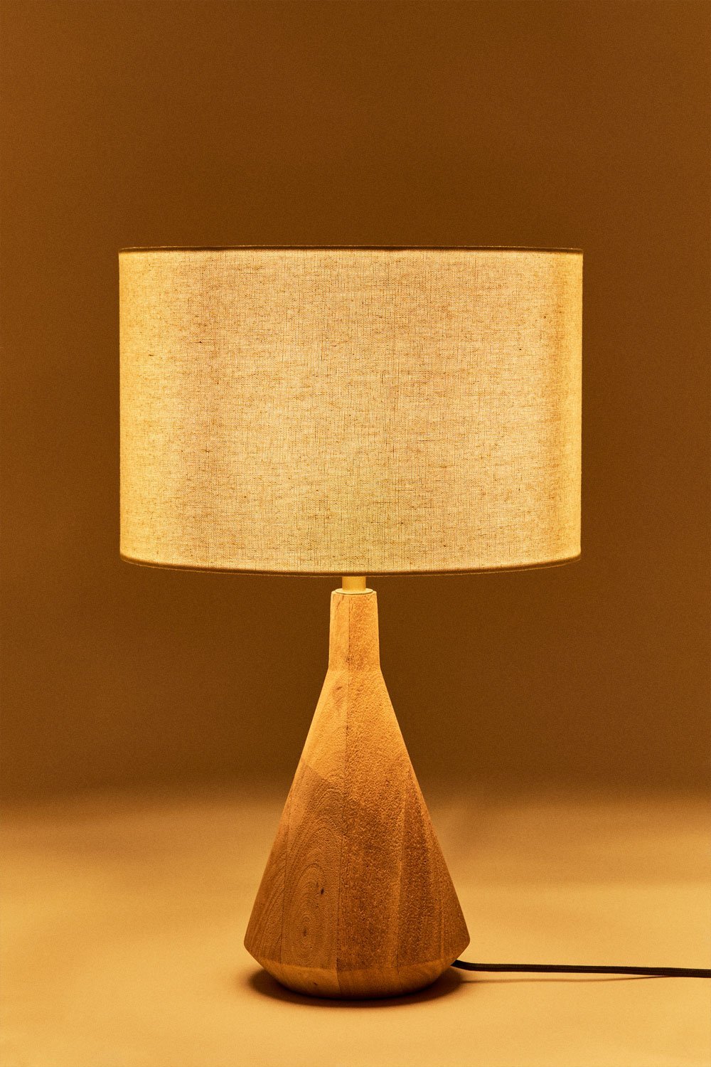 Alabama Tischlampe aus Mangoholz, Galeriebild 2