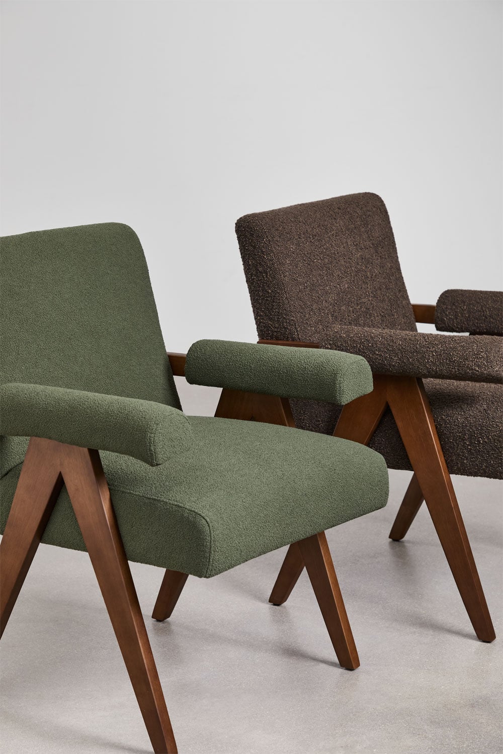 Esszimmerstuhl mit Armlehnen aus Holz und Bouclé-Stoff Lucca, Galeriebild 9