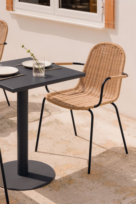 Stapelbarer Gartenstuhl mit Armlehnen aus synthetischem Rattan Reiven