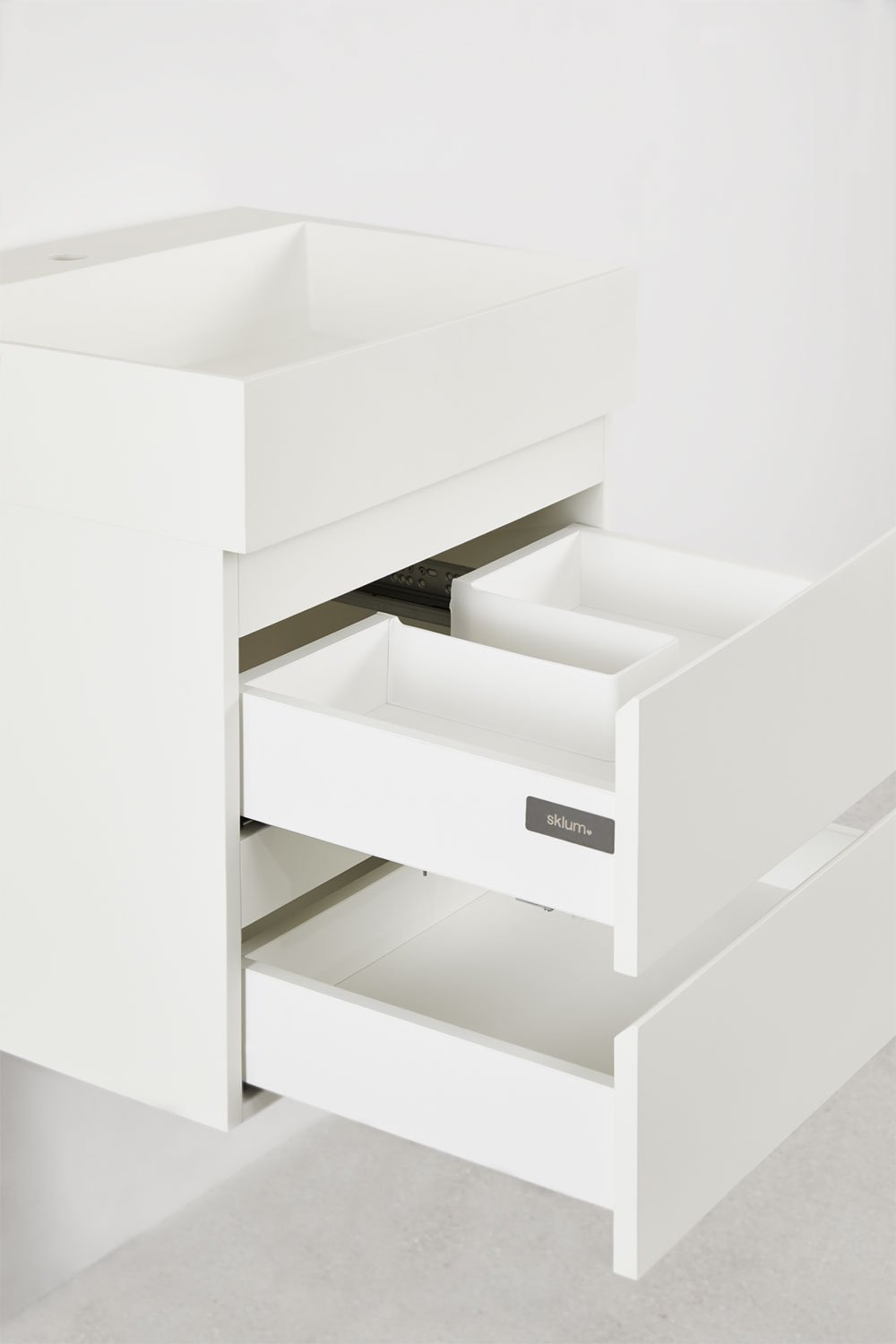 Badezimmerset aus Holz und Eschenfurnier mit integriertem Waschbecken Ona, Galeriebild 5