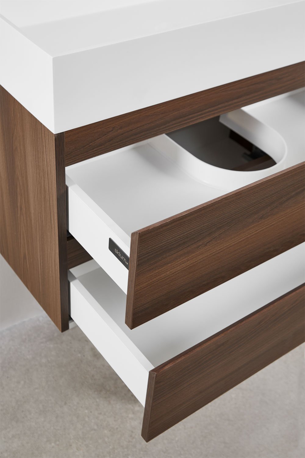 Hängendes Badezimmermöbel-Set aus Holz und Eschenfurnier mit integriertem Waschbecken Ona, Galeriebild 4