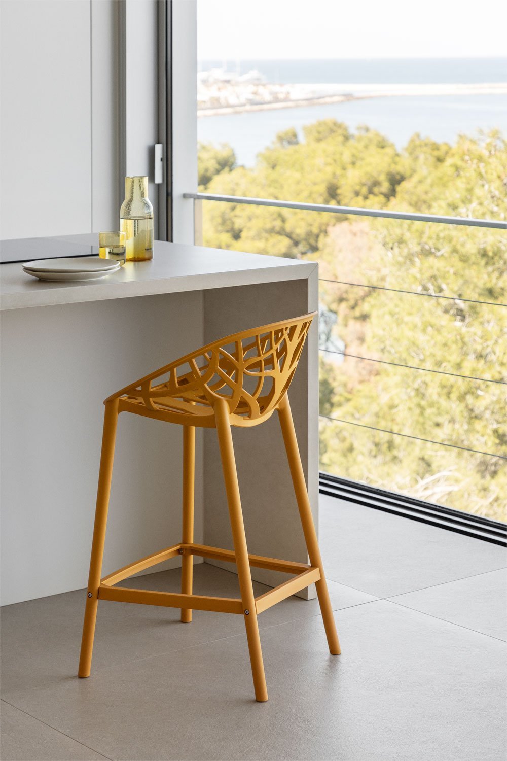 Barhocker 65 cm aus senffarbenem Polypropylen Ores, Galeriebild 1