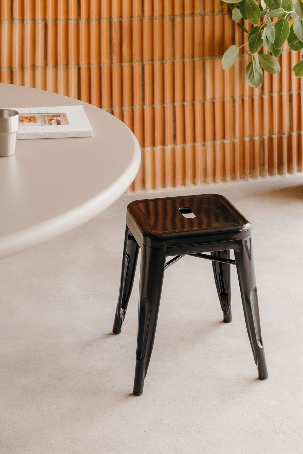 Niedriger Hocker 45 cm aus schwarzem Stahl Lix, Galeriebild 1