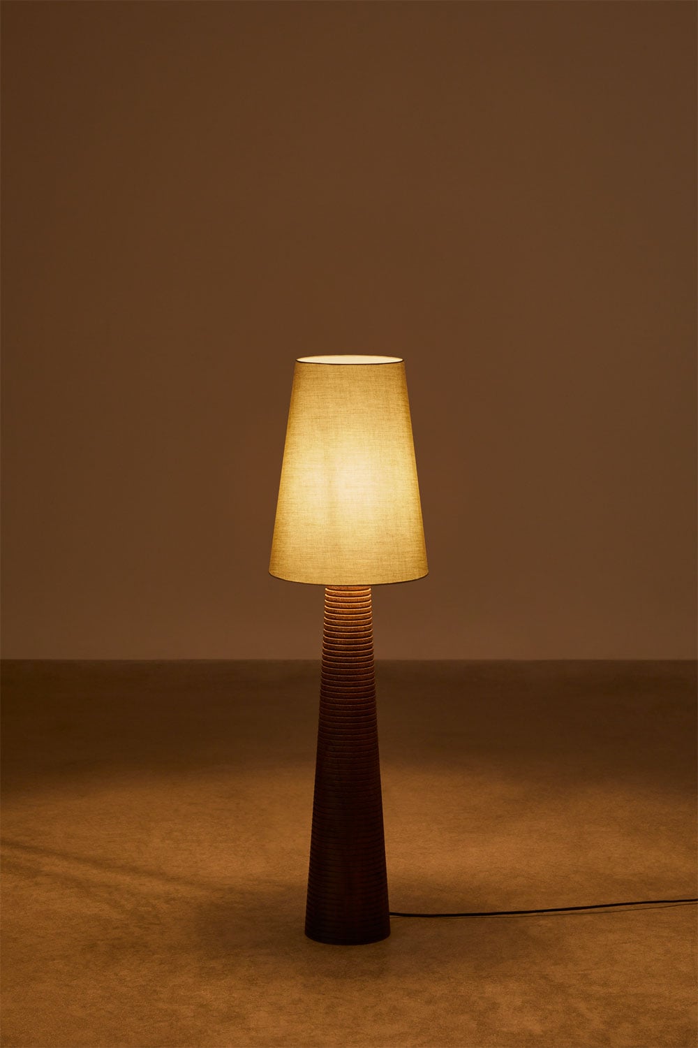 Stehlampe aus Mangoholz Malve, Galeriebild 2