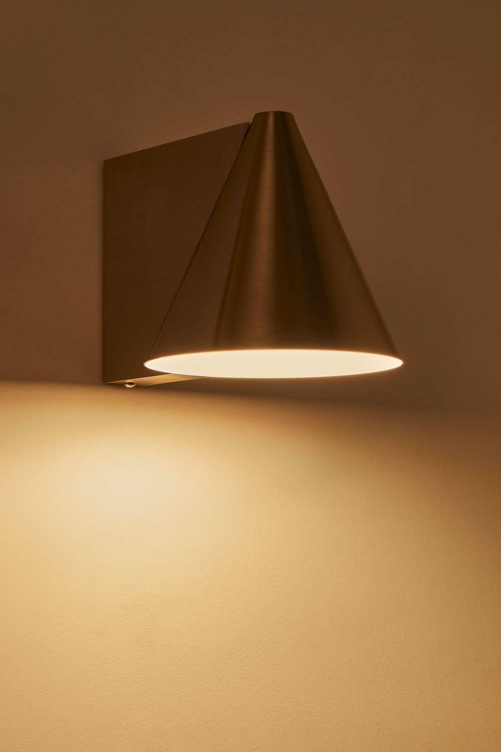 Bicorp Eisen-Wandleuchte, Galeriebild 4