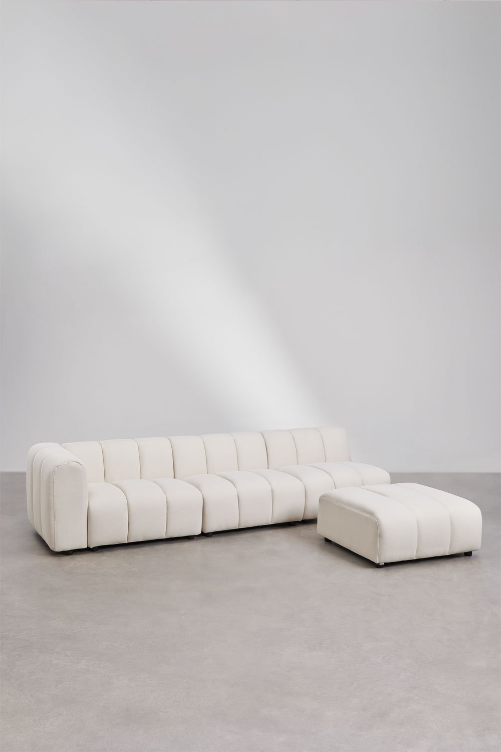Eliot 3-teiliges Ecksofa und Pouf linksseitig aus Bouclé-Stoff, Galeriebild 1