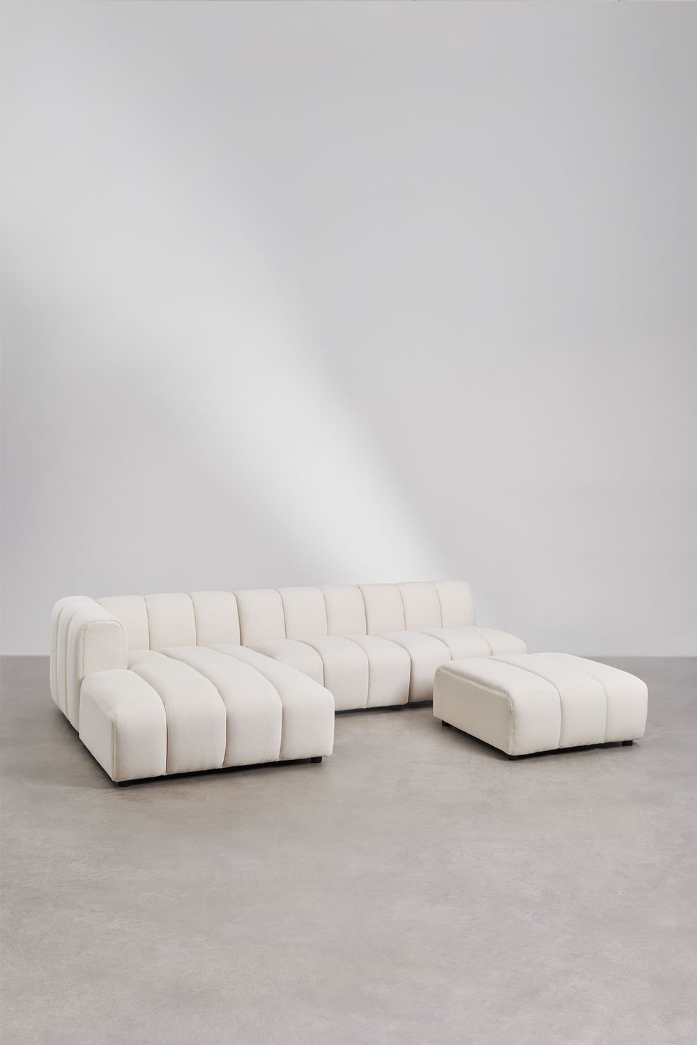 Modulares Sofa mit linker Chaiselongue, 3-teilig, und Hocker aus Bouclé-Stoff Eliot, Galeriebild 1