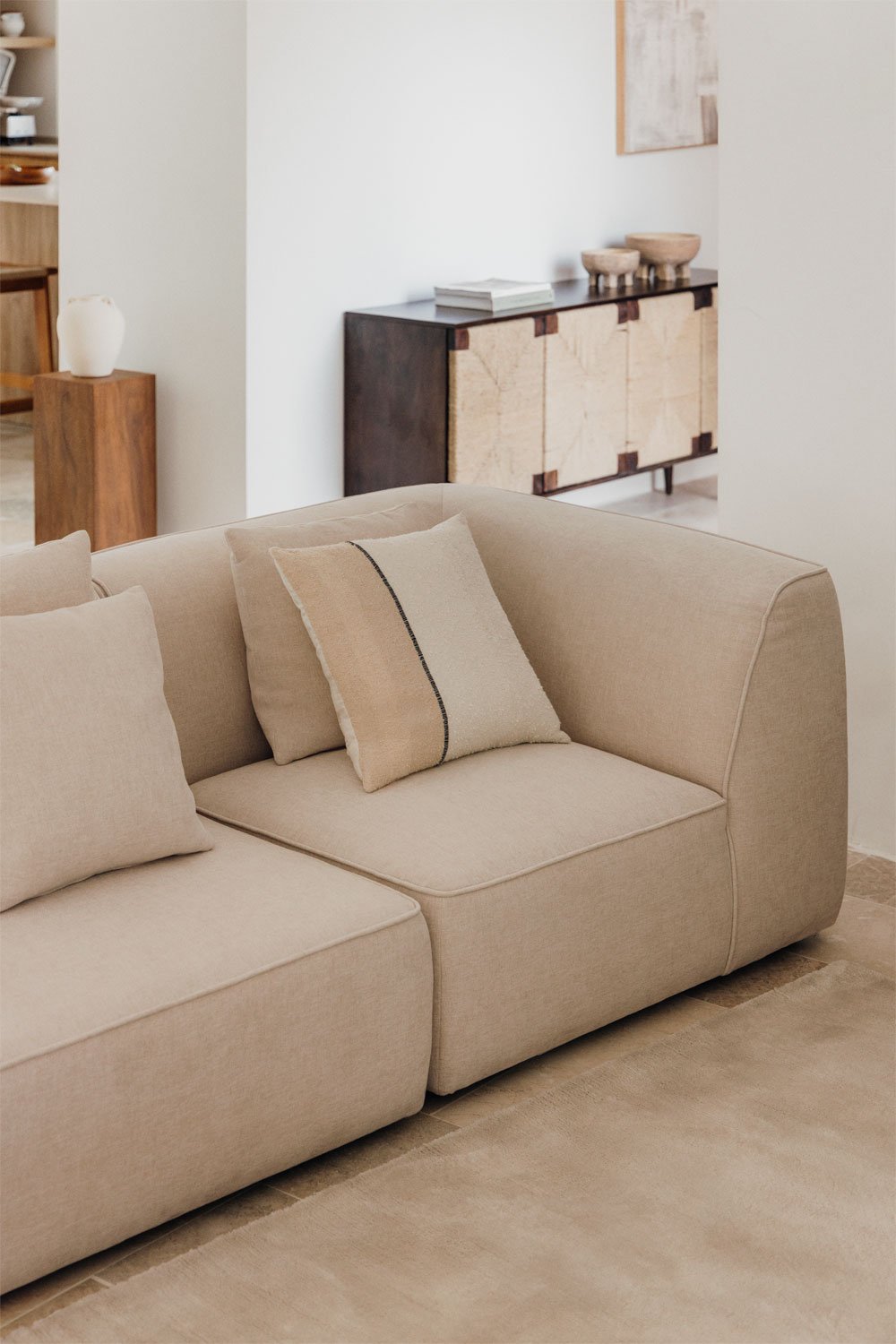 Cardea 3-teiliges modulares Sofa mit gepolstertem Hocker, Galeriebild 2