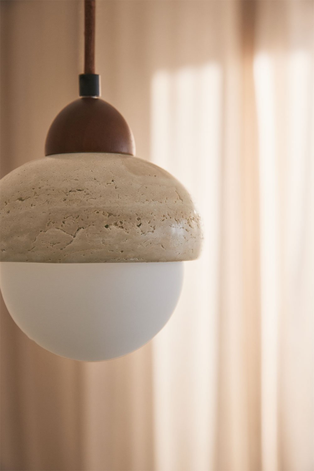 Deckenleuchte Ø15 cm aus Travertin und Davise-Holz, Galeriebild 2