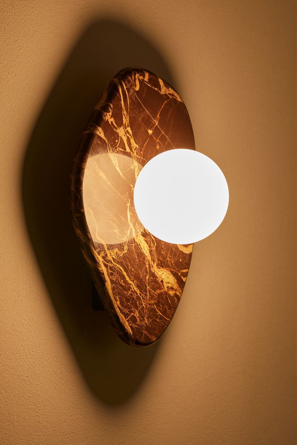 Conklin Wandlampe aus Marmor mit Kristallkugel, Galeriebild 2