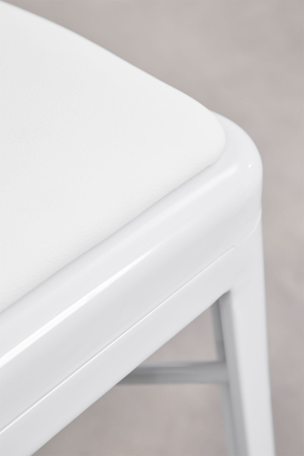 Kissen aus weißem Kunstleder für Hocker Lix, Galeriebild 4