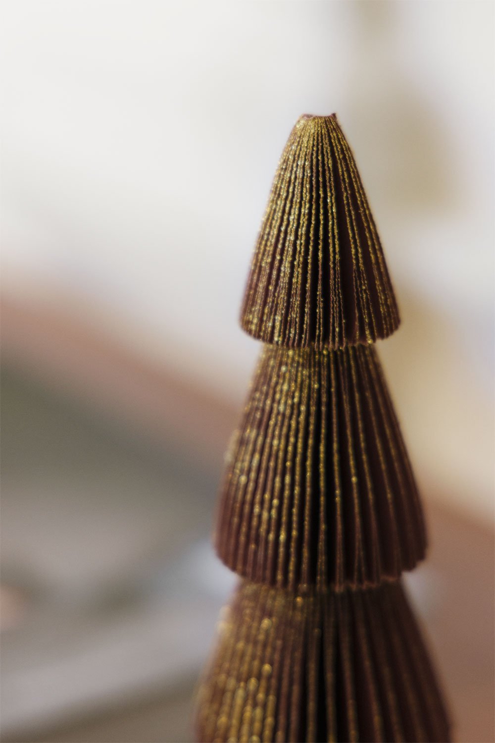 2er-Pack Weihnachtsbäume 22,5 cm aus Papier Zederrot glitzernd Jesper, Galeriebild 2