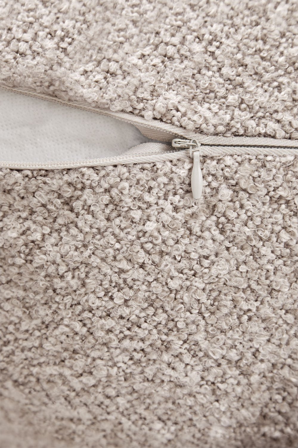 Zweisitziges Sofa mit Shirina-Bezug, Galeriebild 9