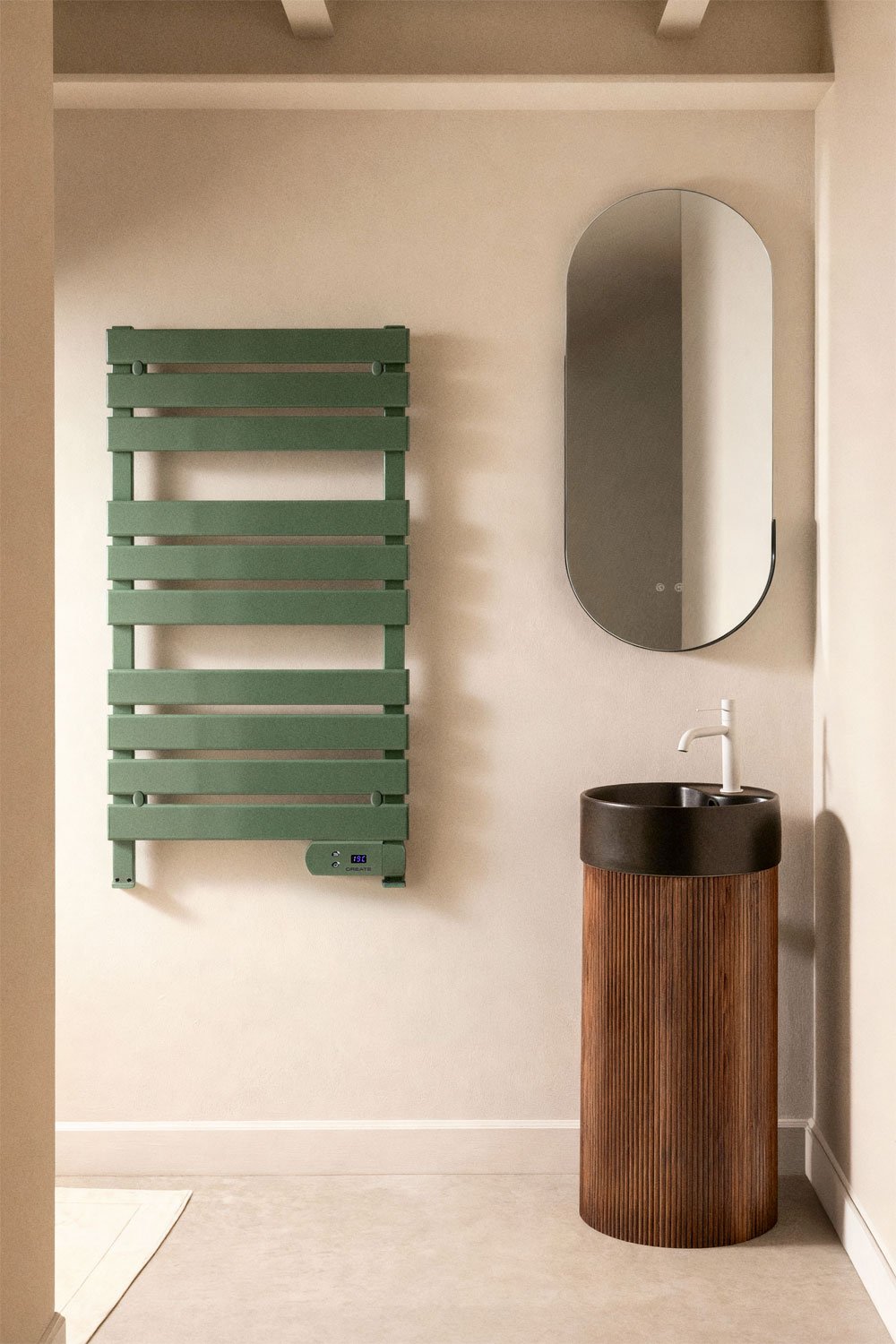 CREATE - WARM TOWEL - Elektrischer Badheizkörper für Boden oder Wand 500W, Galeriebild 1