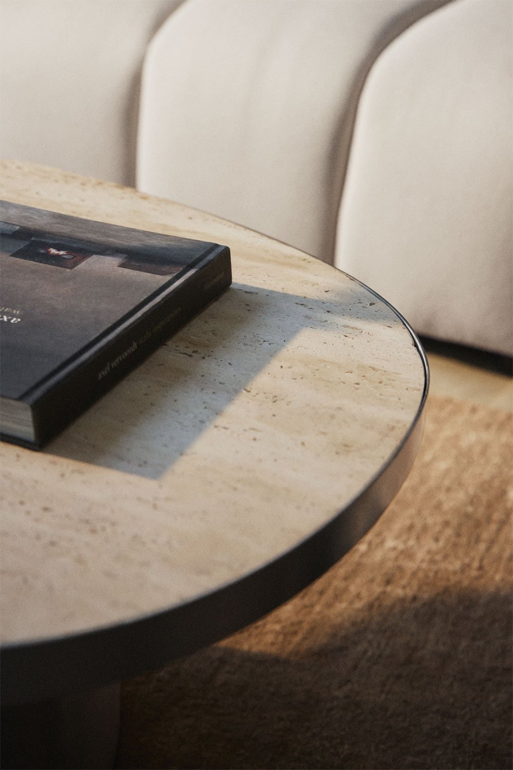 Fertrix Couchtisch aus Travertin und Edelstahl, Galeriebild 2