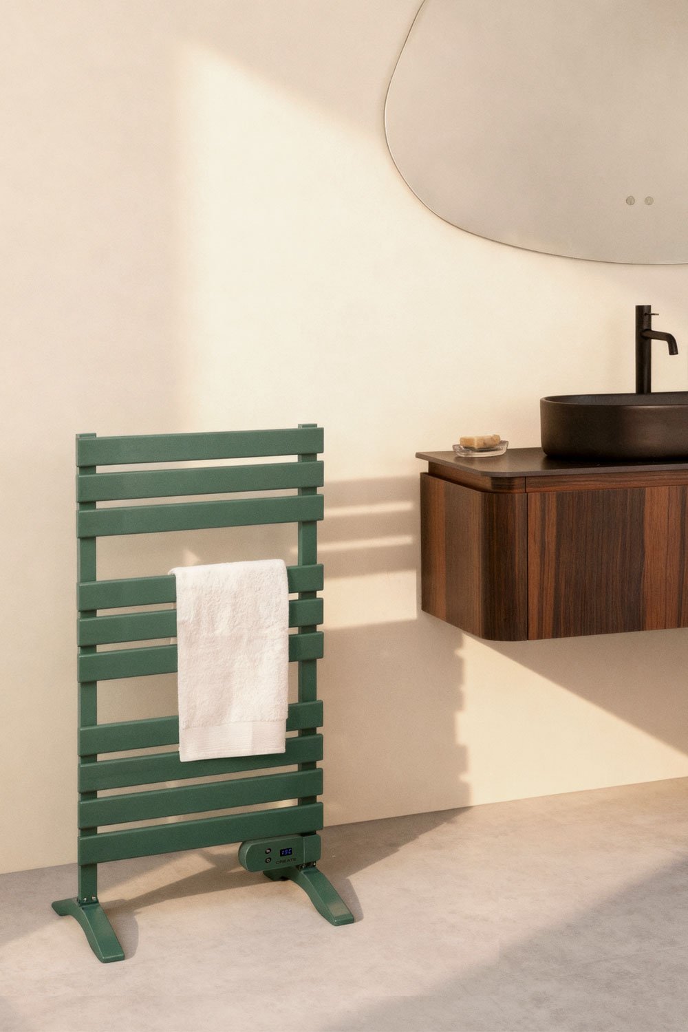 CREATE - WARM TOWEL - Elektrischer Badheizkörper für Boden oder Wand 500W, Galeriebild 1