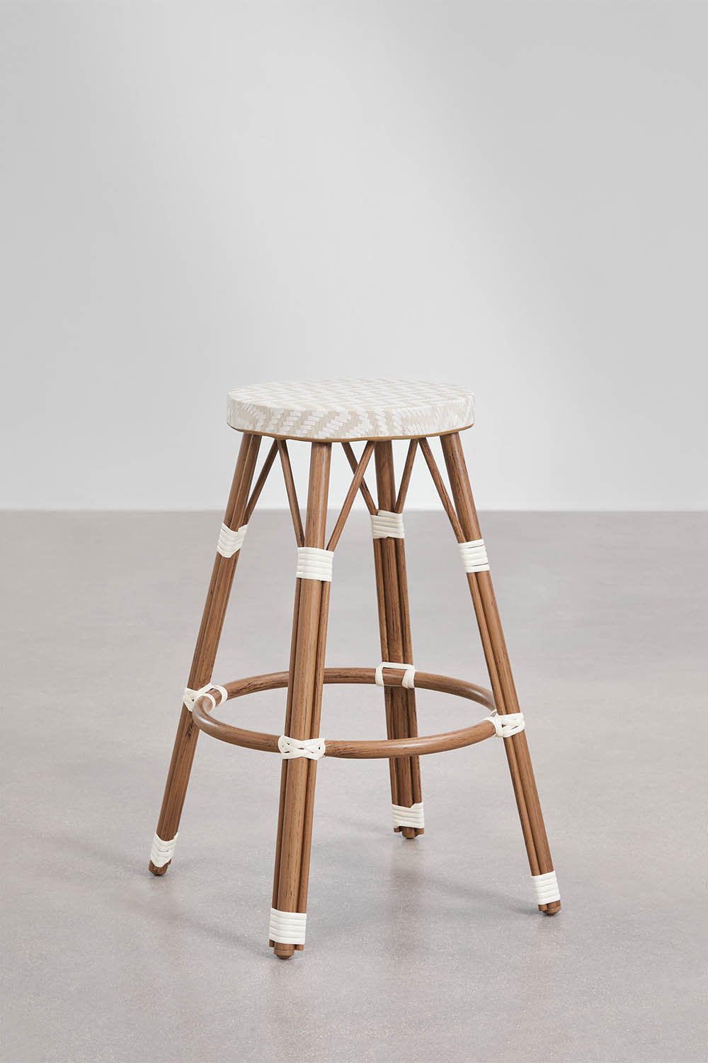 Hoher Hocker aus Aluminium und synthetischem Rattan Brielle Bistro, Galeriebild 1