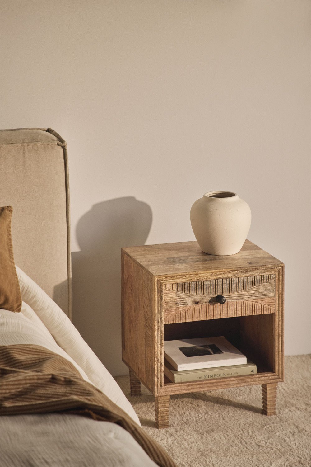 Nachttisch aus Mangoholz Marani, Galeriebild 1