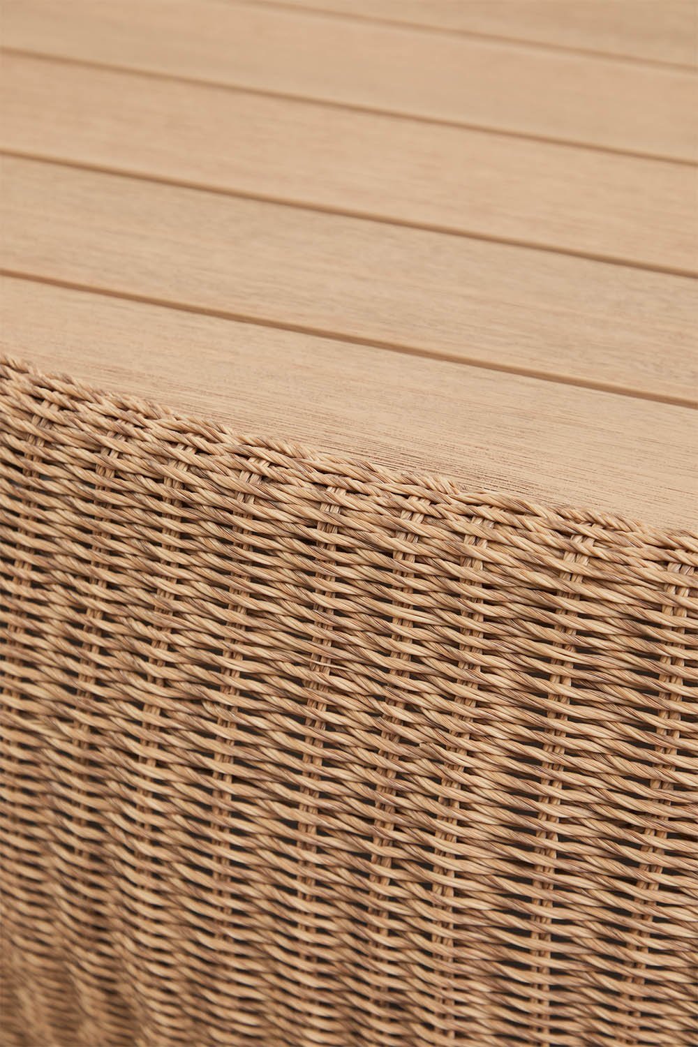 Ovaler Gartentisch 105x60 cm aus Akazienholz und Rattan Clarnyx, Galeriebild 6