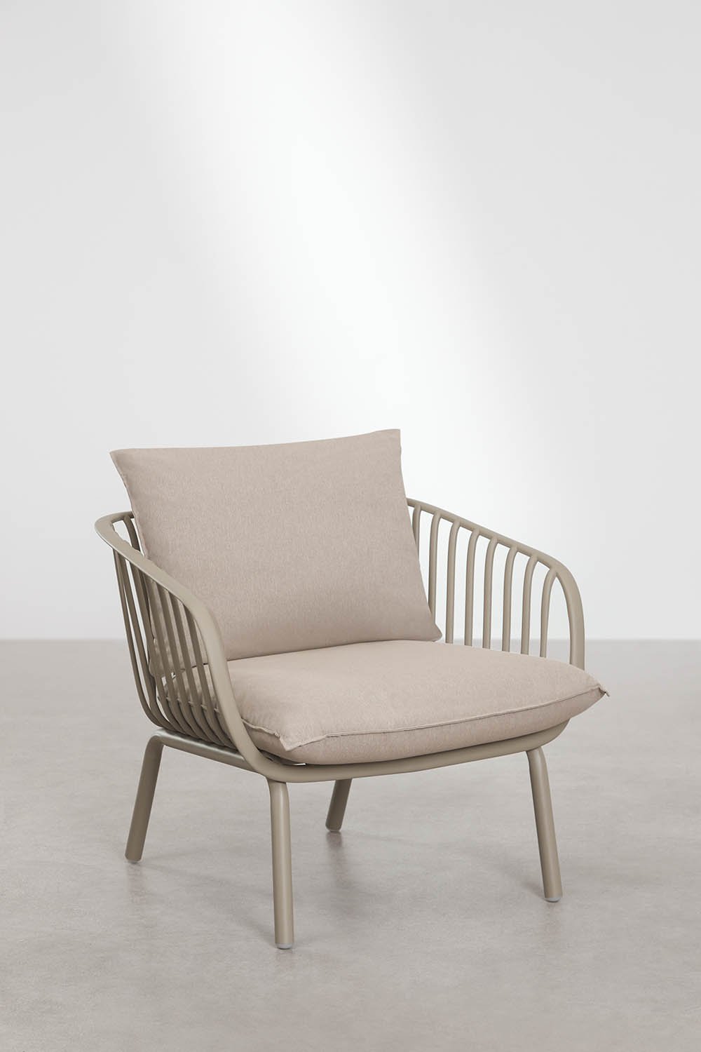 Gartenset mit 2-Sitzer-Sofa, 2 Sesseln und 2 Couchtischen aus Stahl und Polypropylen Aradina, Galeriebild 7
