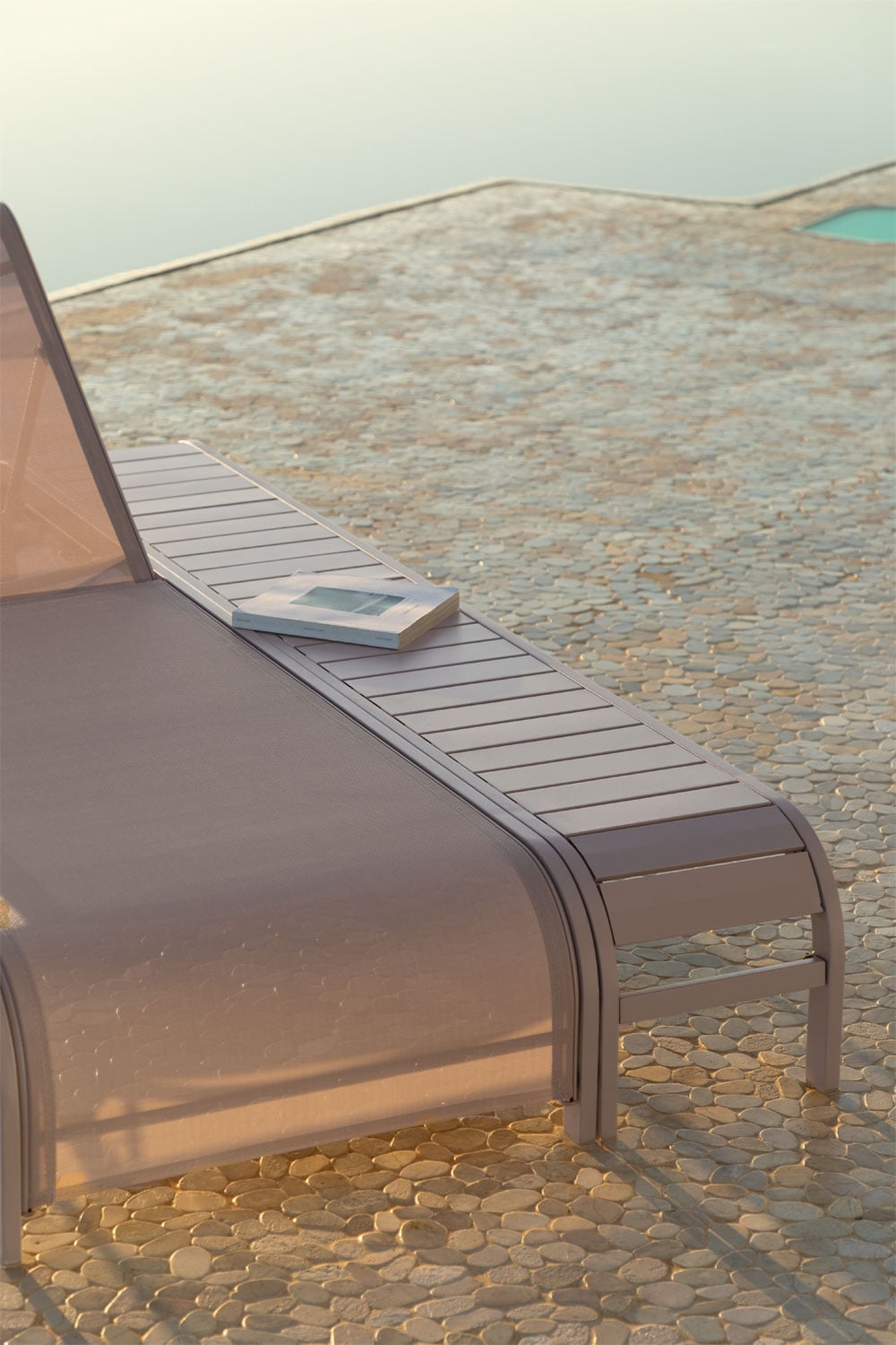 Beistelltisch für Liege aus Stahl Marietta, Galeriebild 1