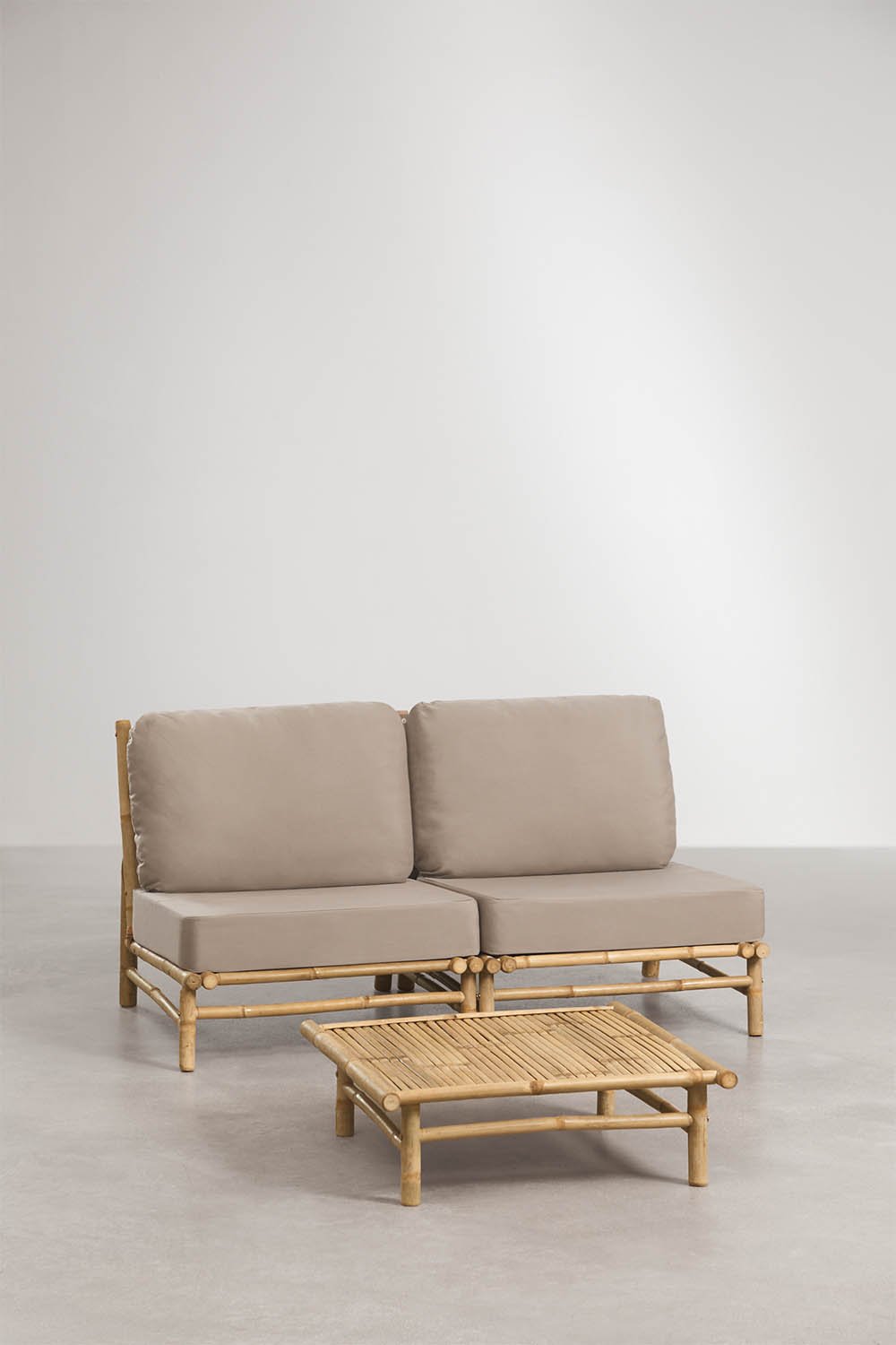 Garten-Set mit 2-teiliger modularer Sofa und quadratischem Couchtisch 75x75 cm aus Bambus Isendra, Galeriebild 1