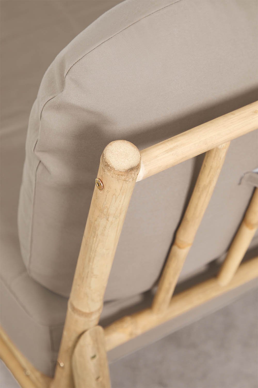 Garten-Set mit 2 Sesseln, Hocker und quadratischem Couchtisch 75x75 cm aus Bambus Isendra, Galeriebild 2