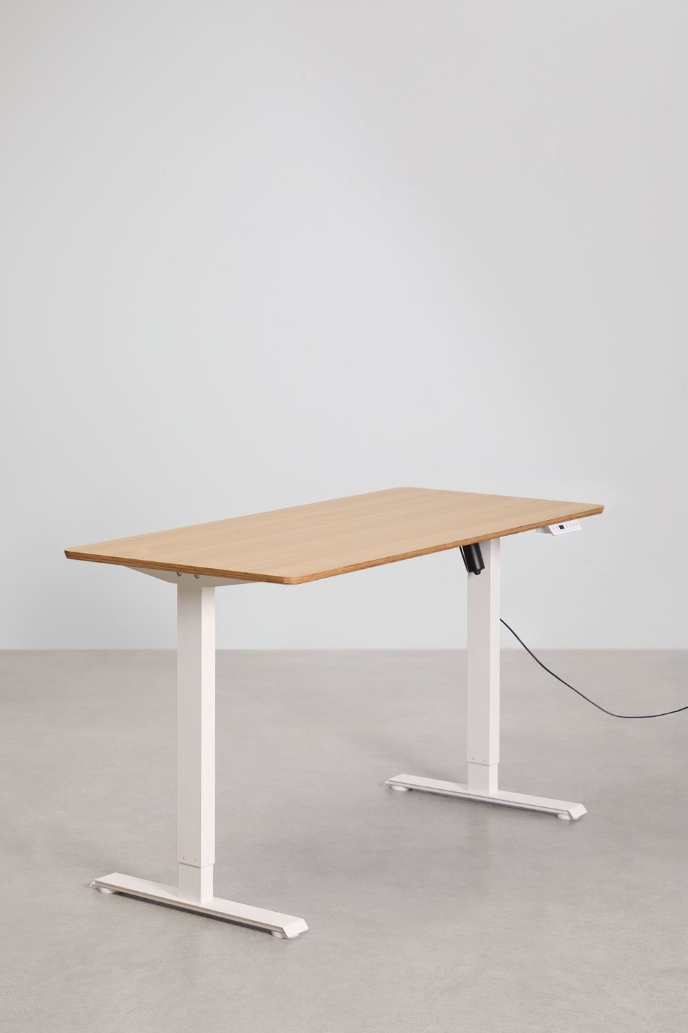 Elektrisch höhenverstellbarer rechteckiger Schreibtisch mit Speicherfunktion aus Holz und Eisen Serpi, Galeriebild 2