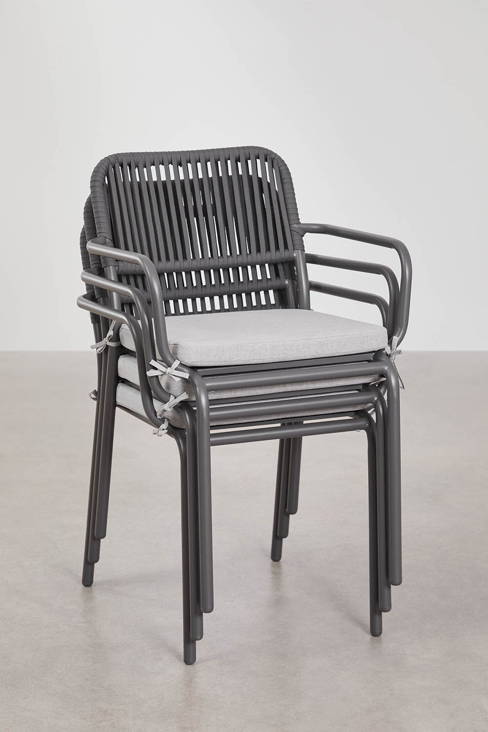 6er-Set stapelbare Esszimmerstühle mit Armlehnen aus geflochtenem Seil Arhiza, Galeriebild 9