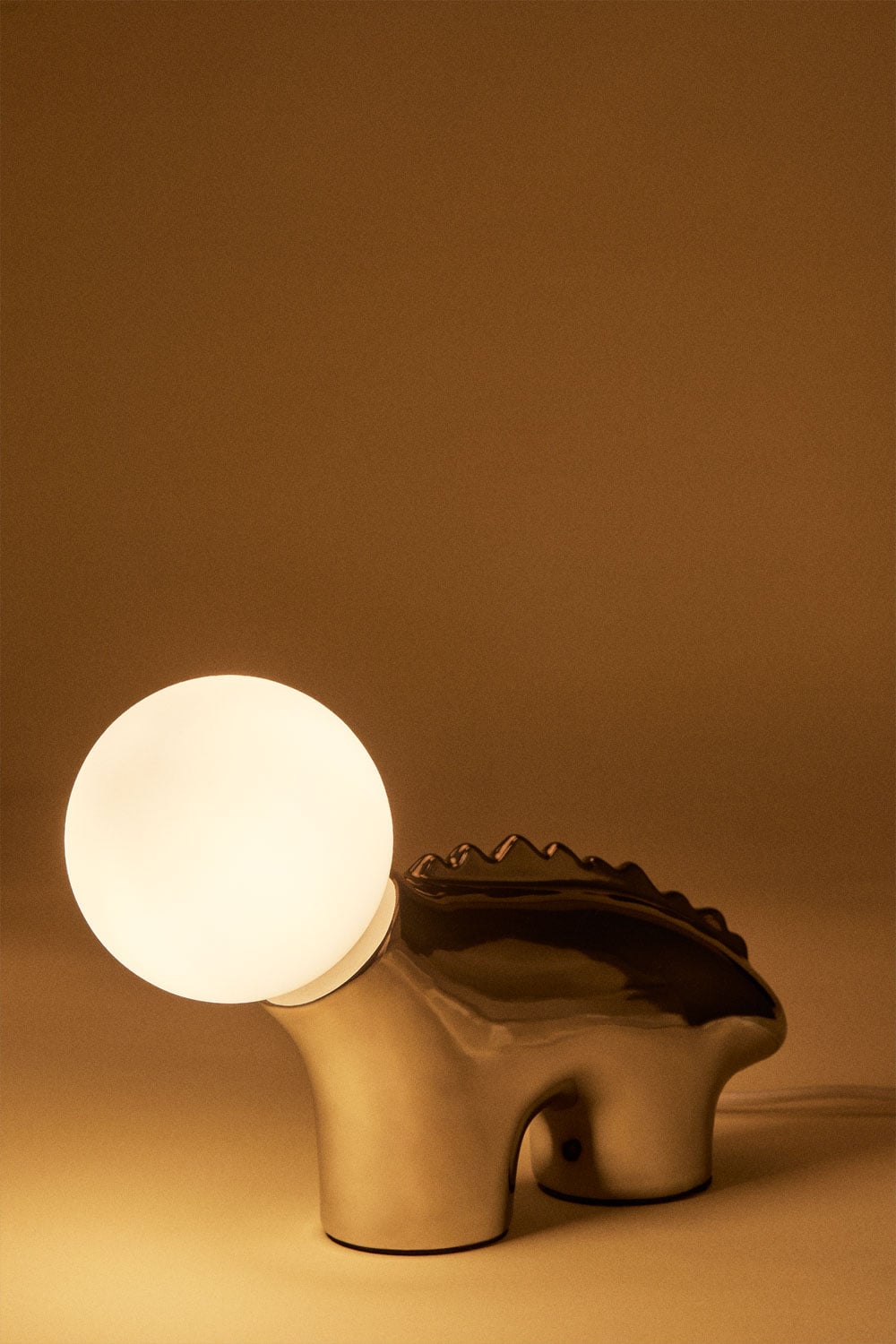 Tischlampe aus Keramik mit Glaskugel Maloa, Galeriebild 2