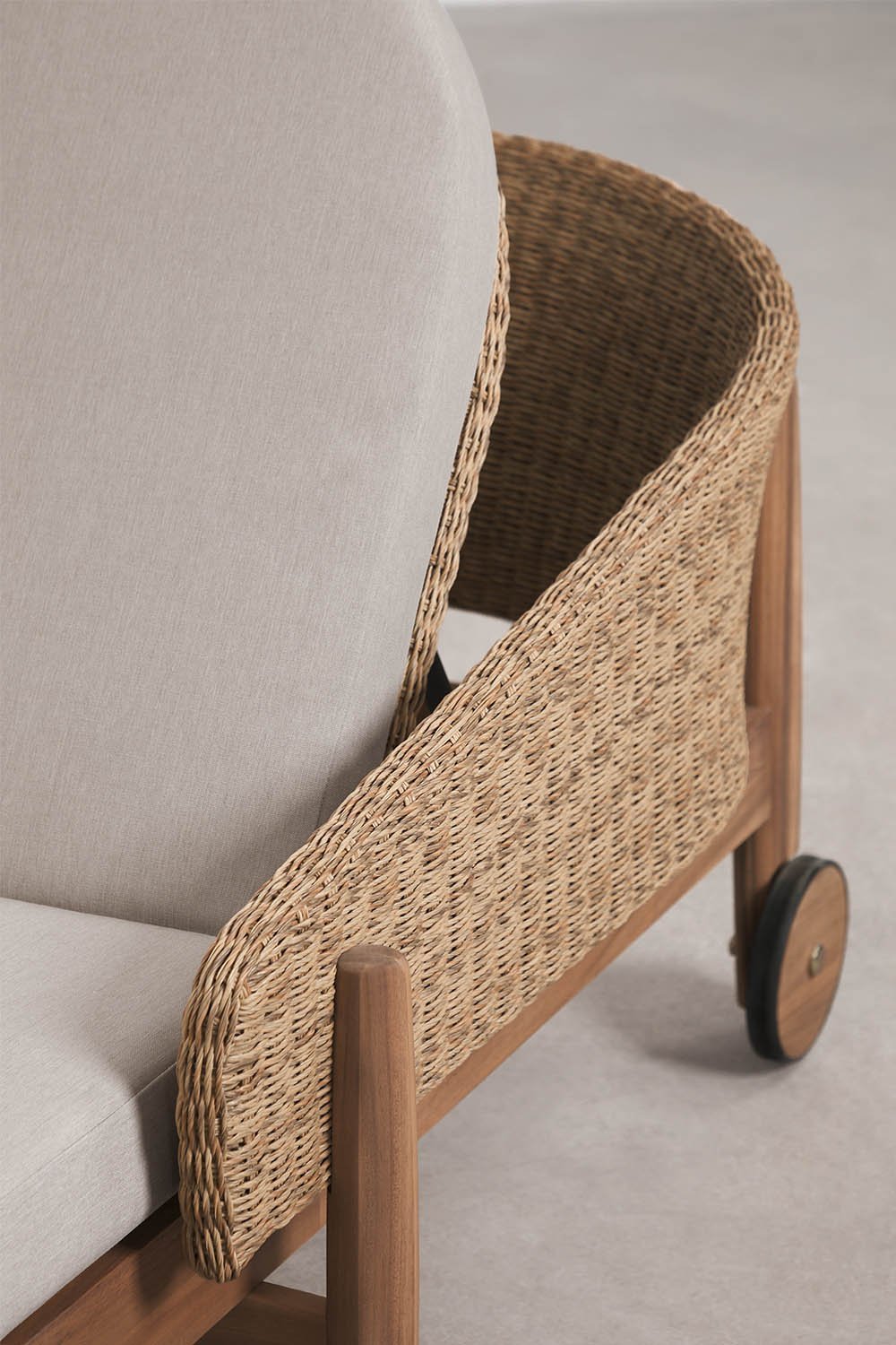 Liegestuhl aus Akazienholz und synthetischem Rattan Ribeira, Galeriebild 5