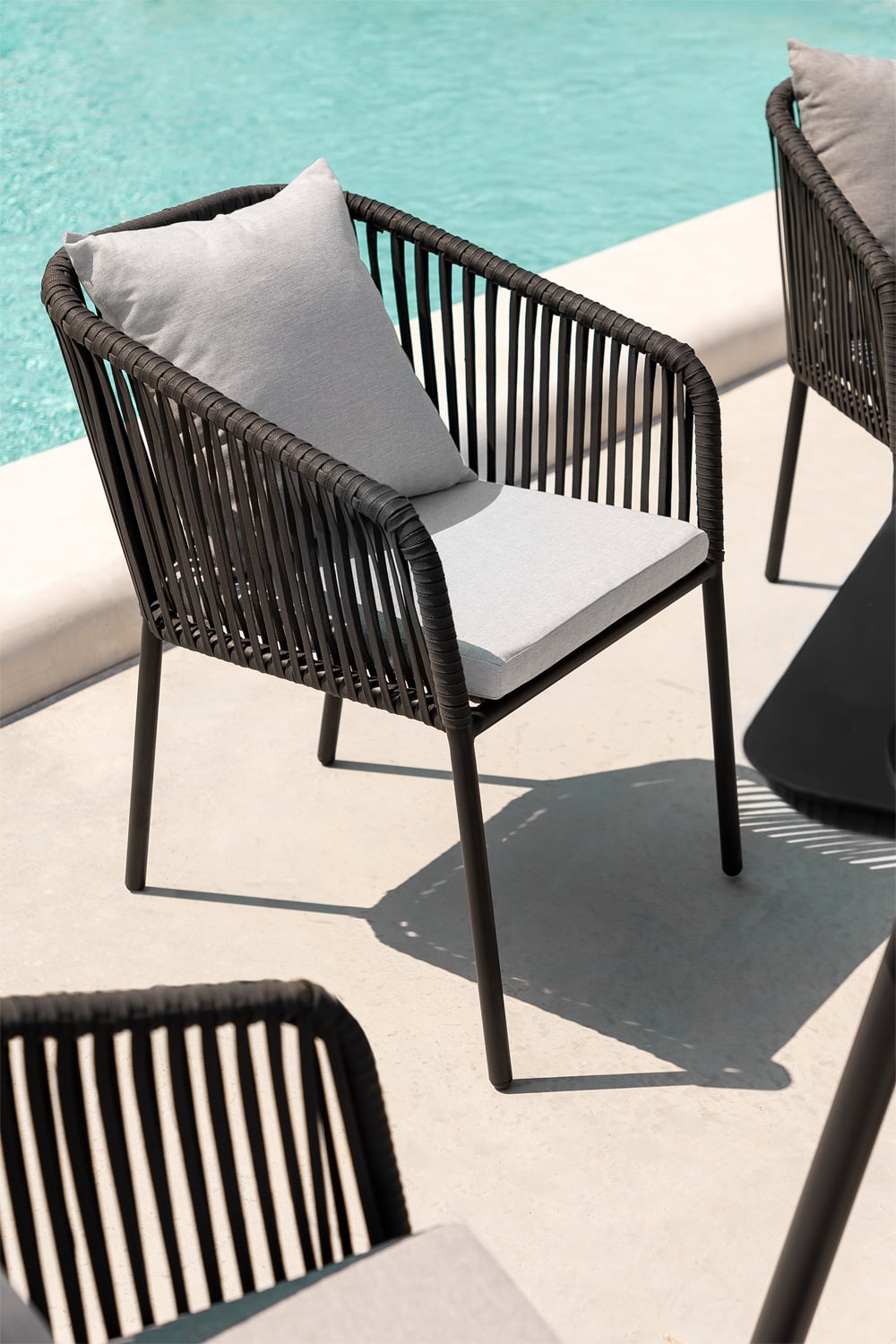 Gartenstuhl mit Armlehnen aus geflochtenem Seil Arhiza Classic, Galeriebild 1