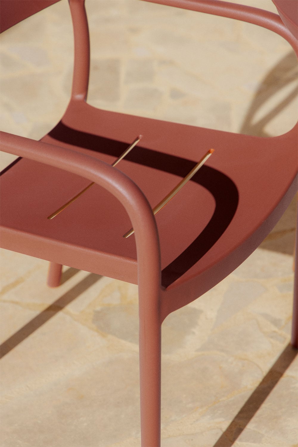 Pack mit 2 stapelbaren Gartenstühlen mit Armlehnen aus Polypropylen Graneli, Galeriebild 2