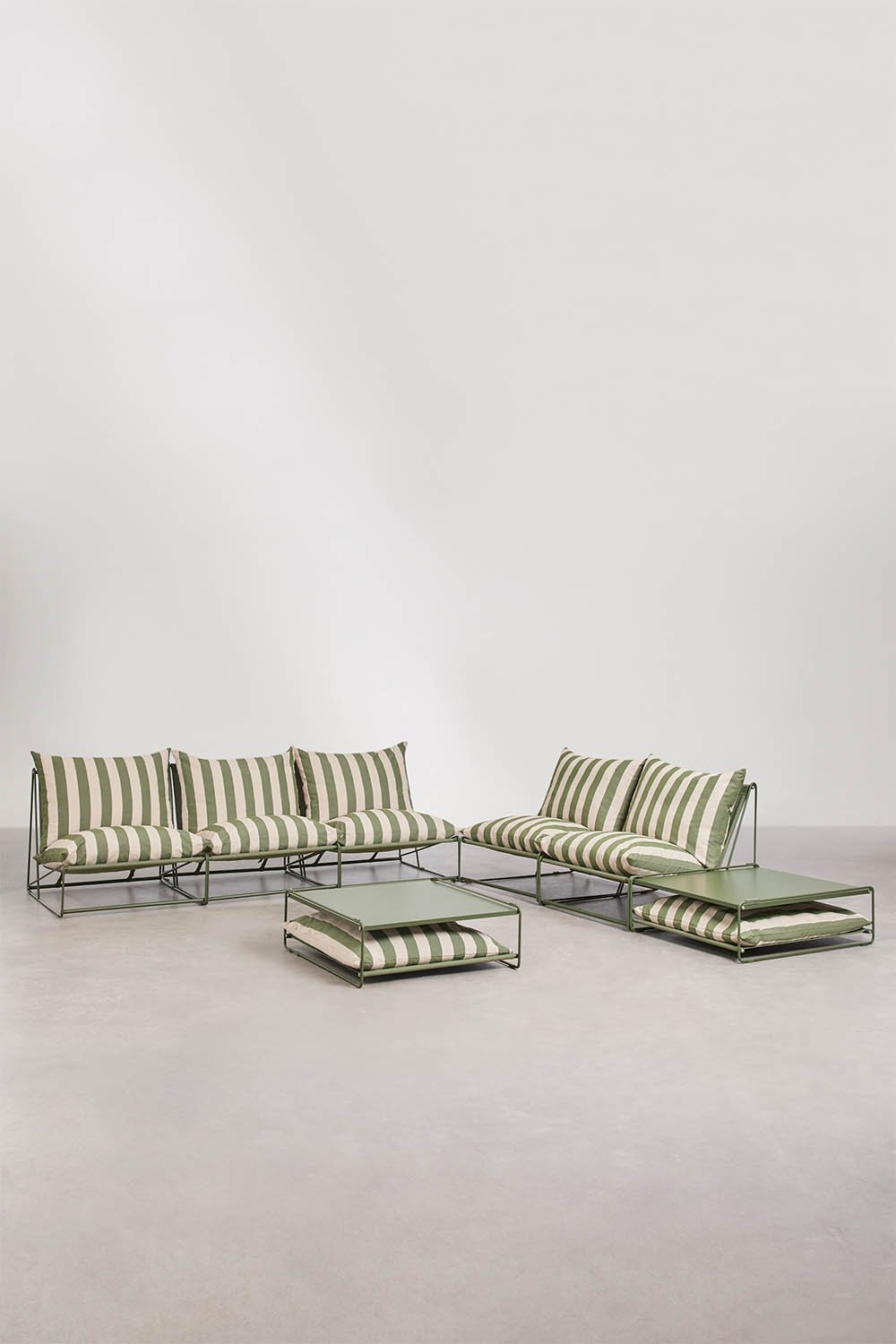 Gartenset mit 2 modularen Sofas aus 2 und 3 Teilen und 2 wandelbaren Beistelltischen Amaro, Galeriebild 1