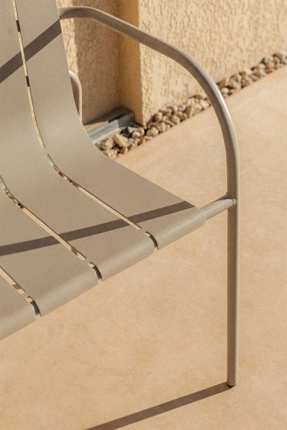 4er-Set stapelbare Gartenstühle mit Armlehnen aus Stahl Isoria, Galeriebild 2