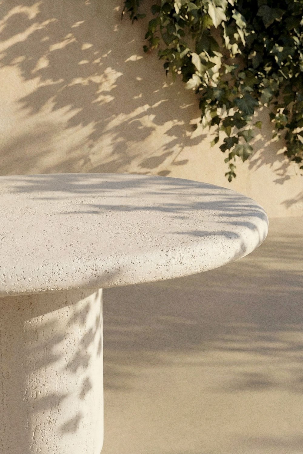 Ovaler Gartentisch 260x110 cm aus Aurean-Zement, Galeriebild 2