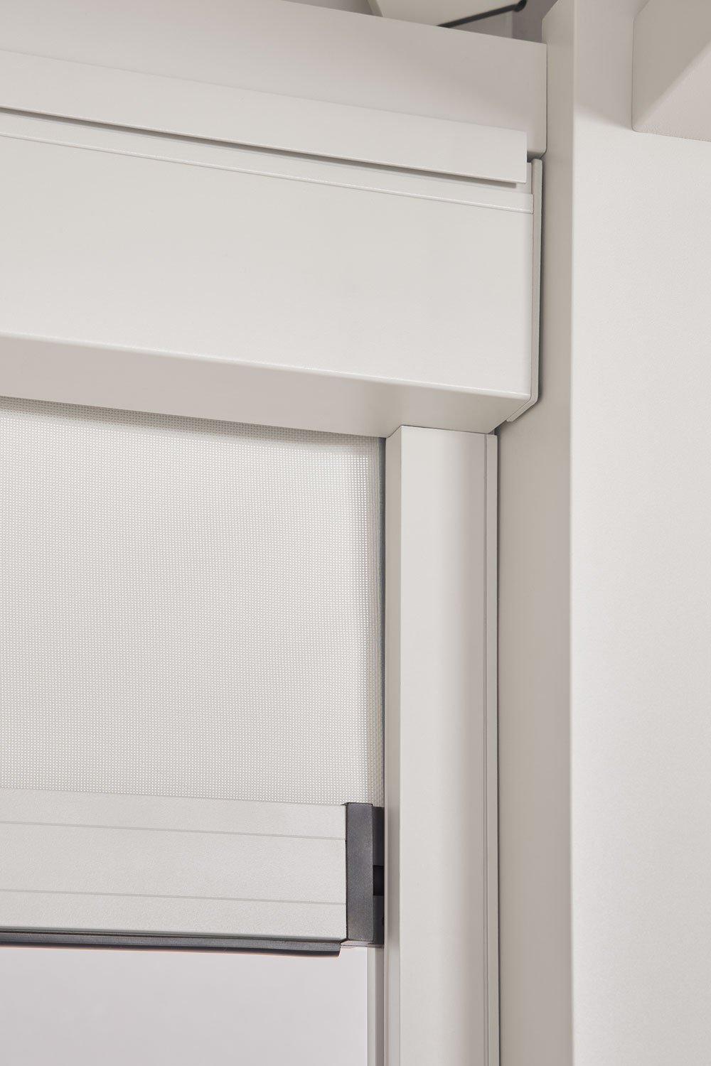 Bioklimatische Pergola mit Lamellen und seitlichem Aluminium-Markisentuch Druvia, Galeriebild 4