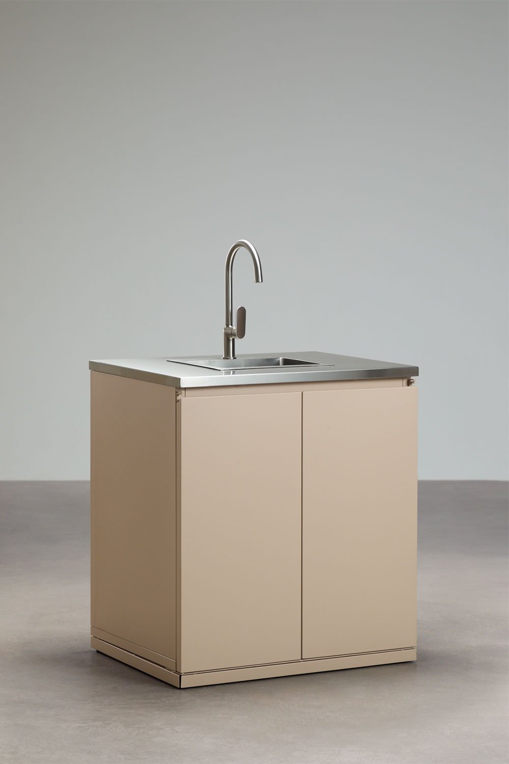 Modulares Outdoor-Küche aus 4 Teilen mit Spüle, Stauraum und Holzkohlegrill aus Rivana-Stahl, Galeriebild 3