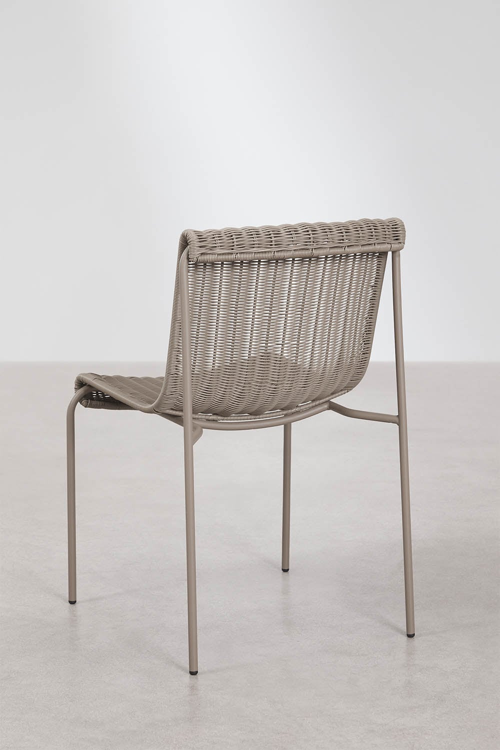 Pack mit 2 Esszimmerstühlen aus synthetischem Rattan und Stahl Revia, Galeriebild 3