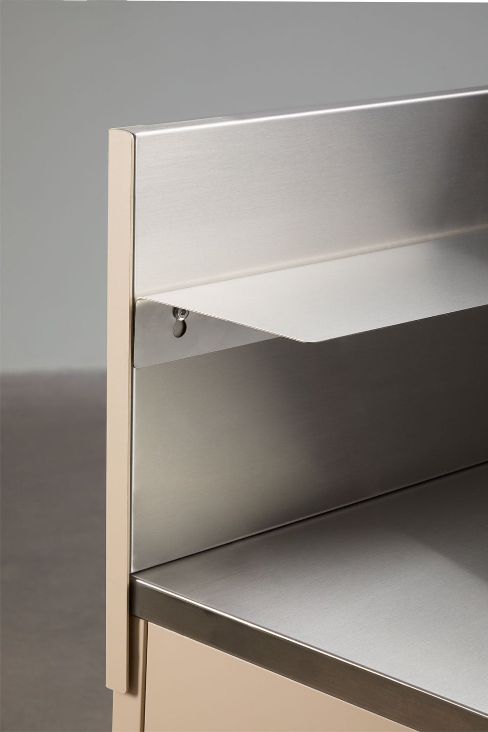 Modulare 3-teilige Außenküche mit Spüle, Organizer-Panel und Stauraum aus Rivana-Stahl, Galeriebild 6