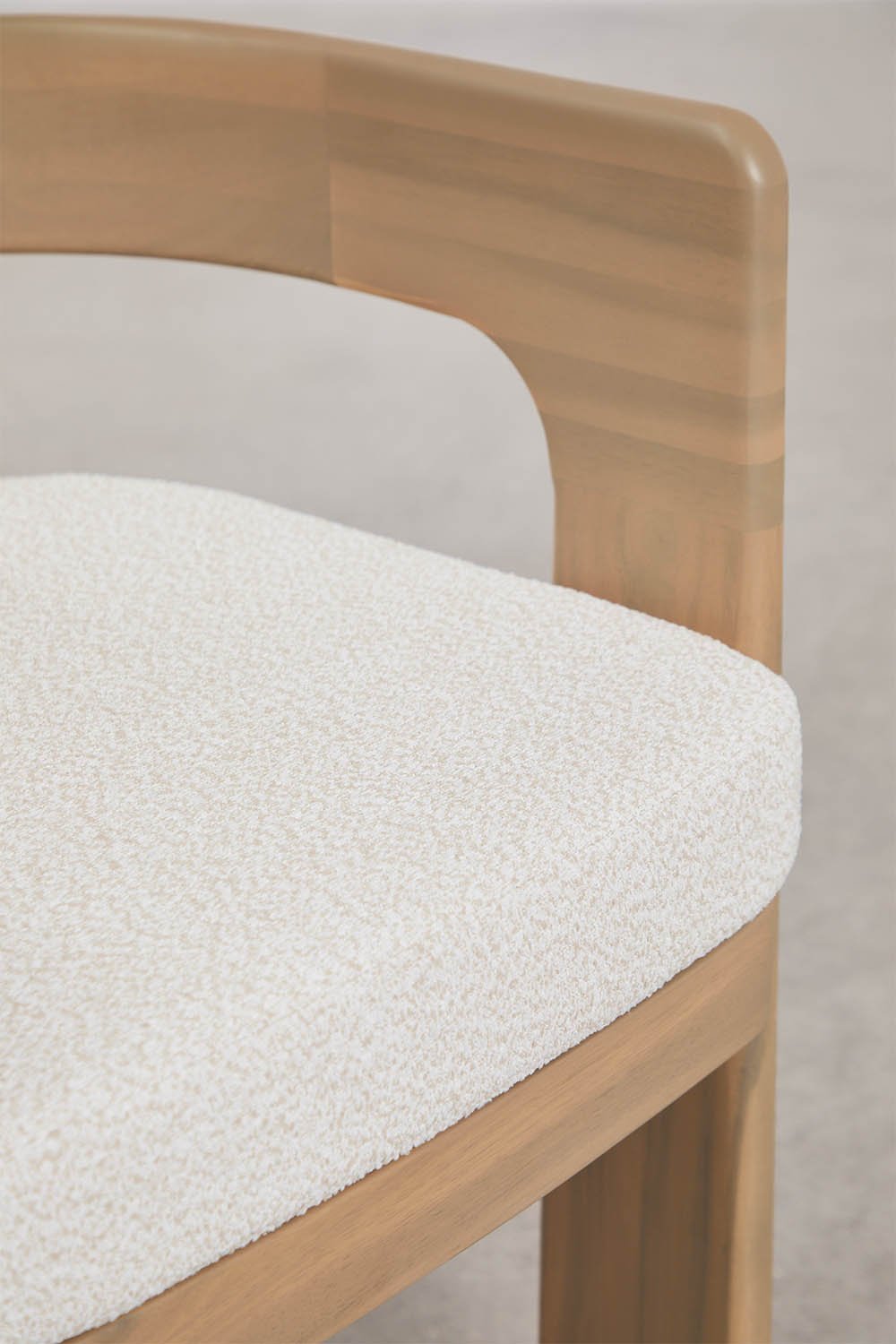 Silla de jardín con reposabrazos en madera de acacia y tela bouclé Kandroa, Galeriebild 4