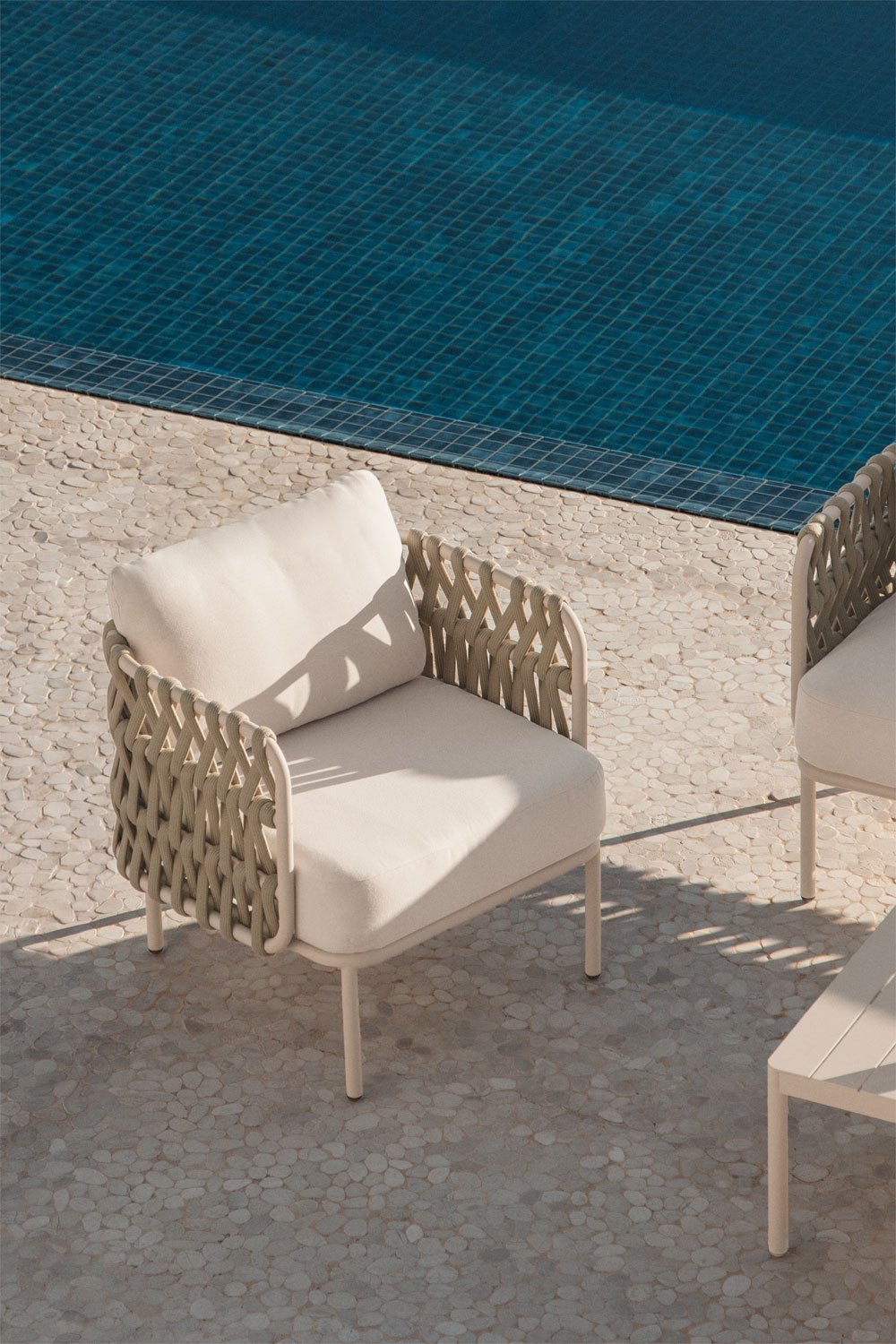 Tevary Gartenstuhl aus Aluminium und geflochtenem Seil, Galeriebild 1