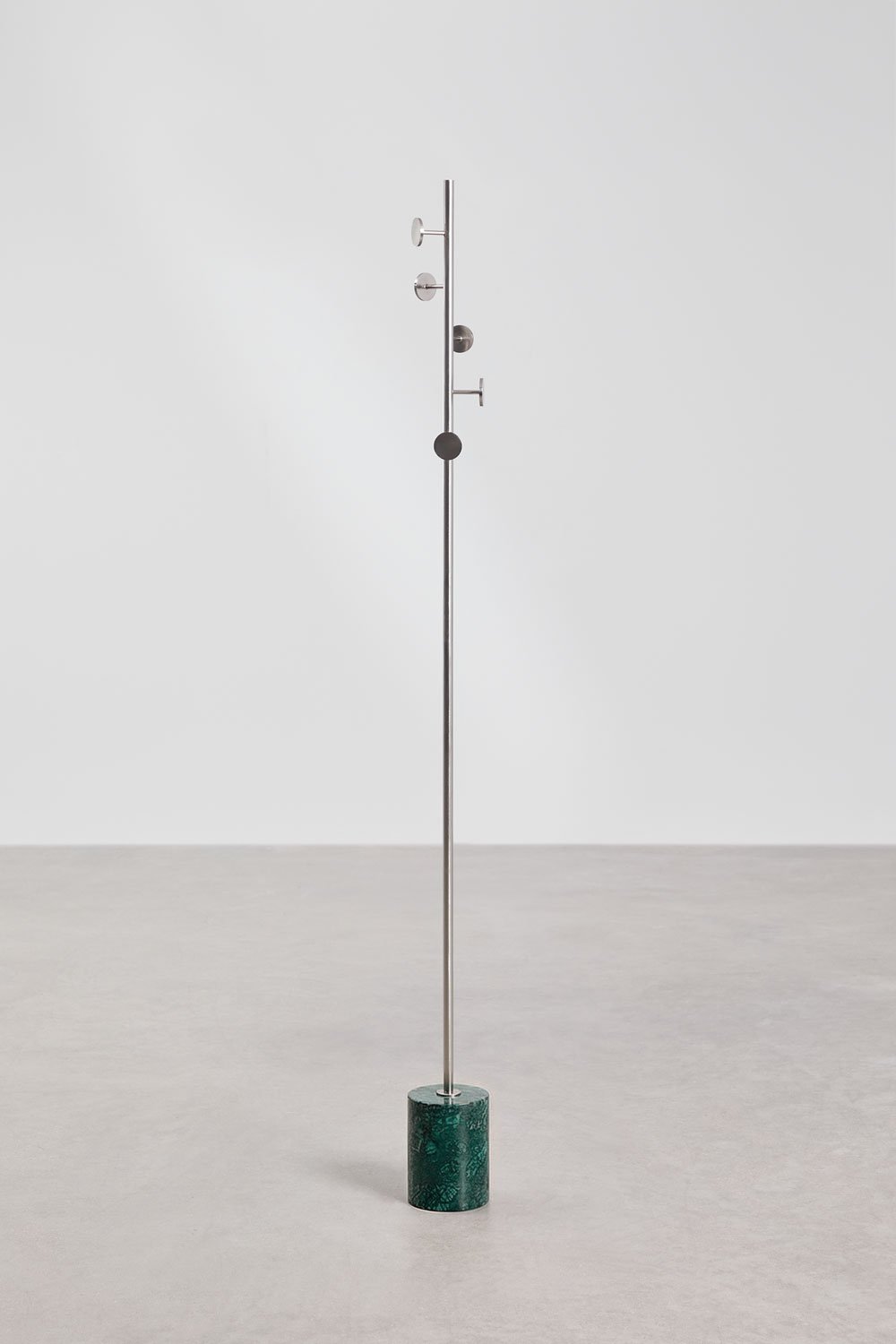 Stehender Garderobenständer aus Eisen und Marmor Drivela, Galeriebild 3