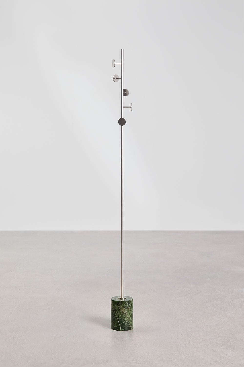 Stehender Garderobenständer aus Eisen und Marmor Drivela, Galeriebild 3