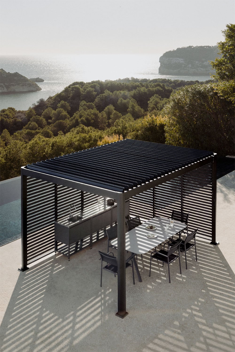 Bioklimatische Aluminium-Pergola mit Lamellen und Seitenpaneelen Druvia, Galeriebild 1